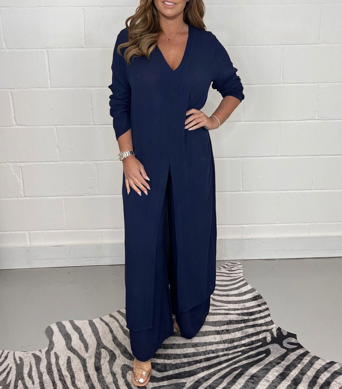 Costume deux pièces décontracté avec haut long et pantalon assorti